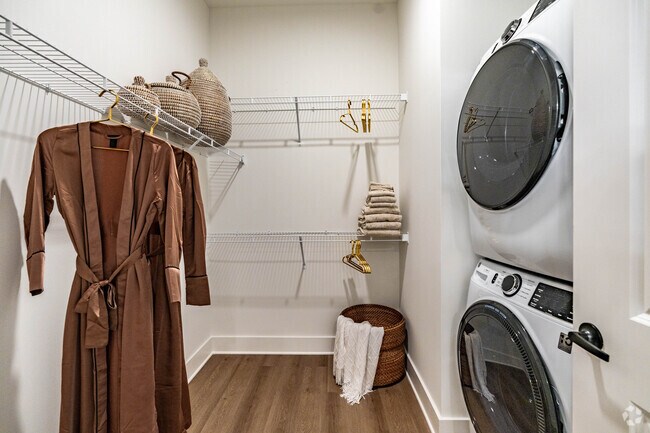 1BR, 1BA - 726SF - Laundry