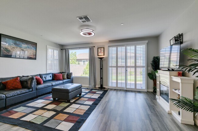 Photo - Furnished 5-Bedroom Home with Two Primary Suites