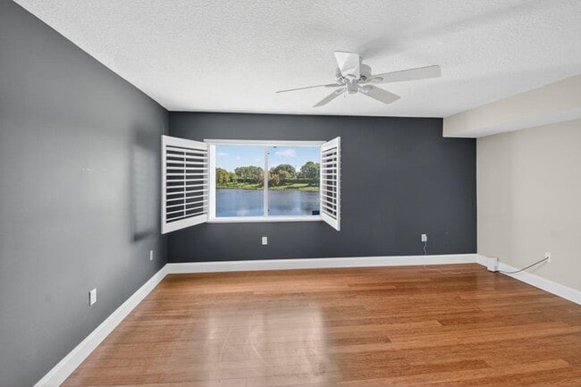 Photo - 5842 Crystal Shores Dr Unit 5842 Crystal Shores Drive 205