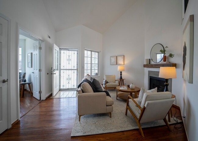 Photo - 5333 Beacon Hill Cir Unidad 136