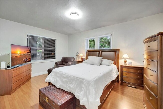 435 SW 33rd Ave