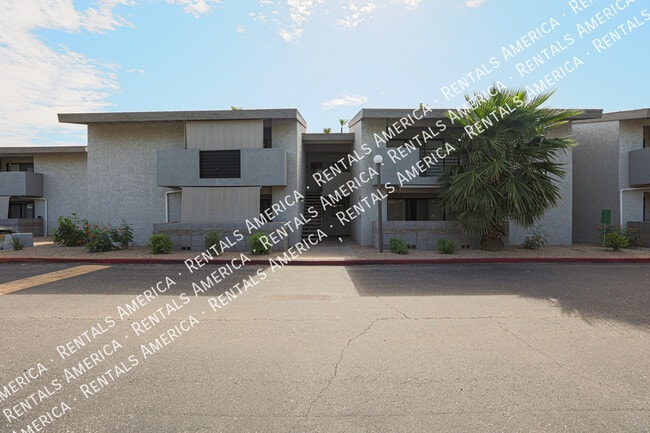 Building Photo - 6480 N 82nd St Rental