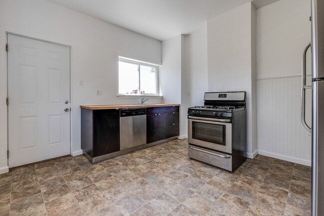 Photo - 612 Ceres Wy