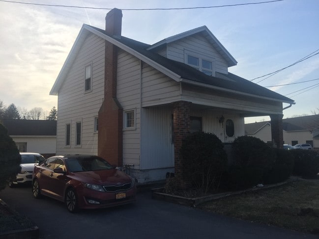 Photo - 17 Campion Rd Unit 1