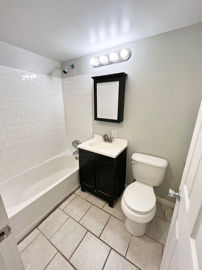 Photo - 2222 Zabel Dr Unit C
