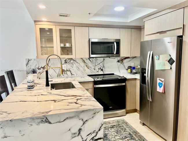 Building Photo - 2951 S Bayshore Dr Unit 913 Rental