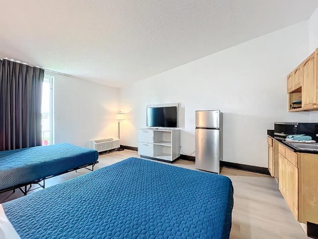 Photo - 2295 Irlo Bronson Mem Hwy Unit 163 Double Room