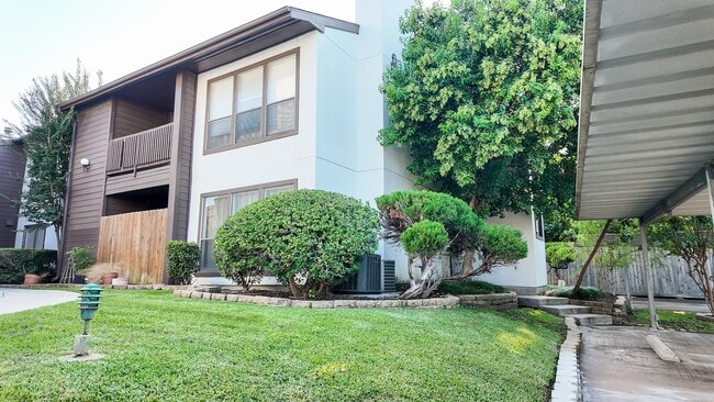 Building Photo - 8020 Braesmain Dr Unit 1603