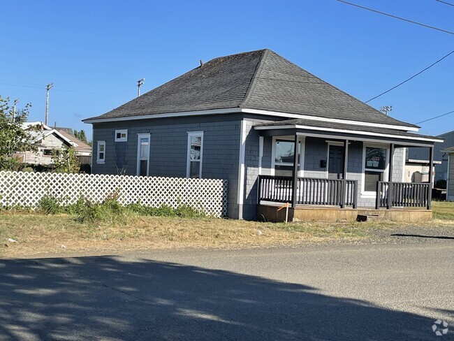 Building Photo - 219 7th St Rental