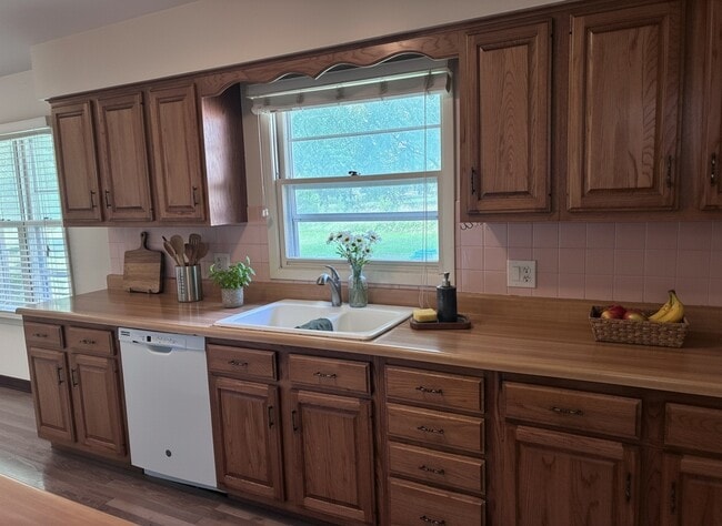 Photo - 14339 Plank Rd