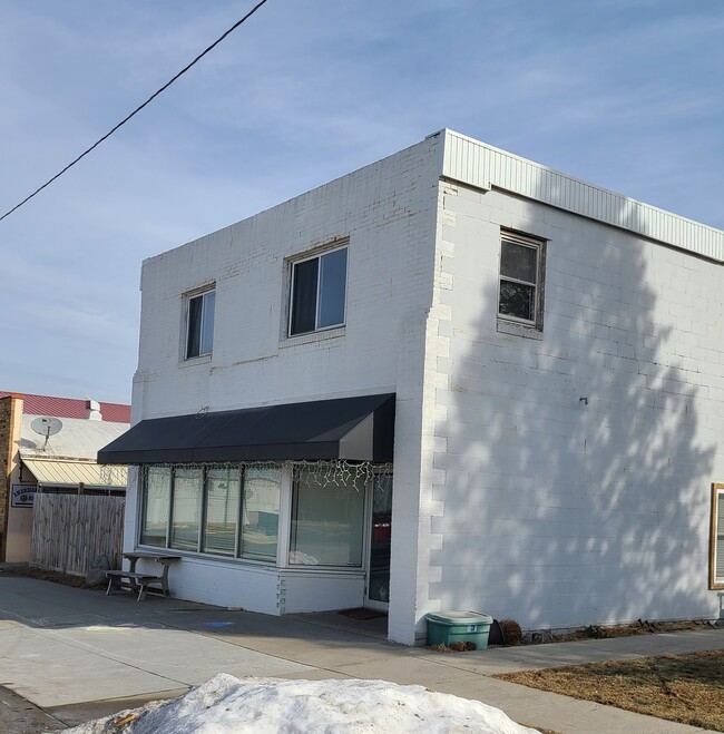 Building Photo - 1325 6th St Unit 2 Upper Level Rental