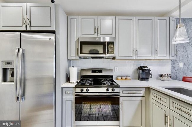 Photo - 2536 W Girard Ave Unit B