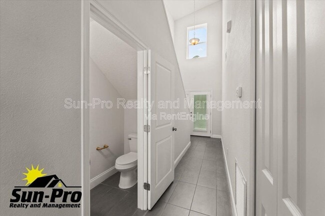 Photo - 5134 Taylor Ave