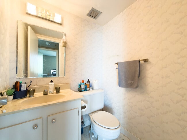 Photo - 919 Hillcrest Dr Unidad 511