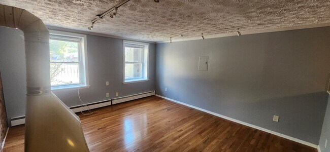 Photo - 46 Warren St Unit 1