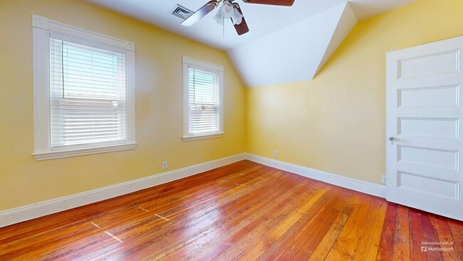 Photo - 72 Clinton St