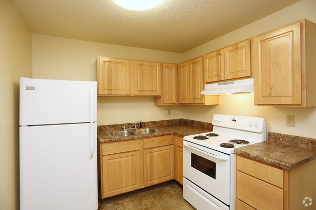 Willow Oaks Apartments - Pekin, IL | ForRent.com