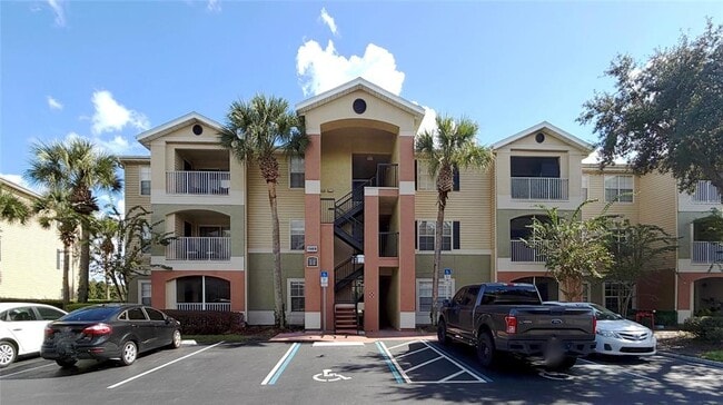 Building Photo - 1989 Summer Club Dr Unit 303