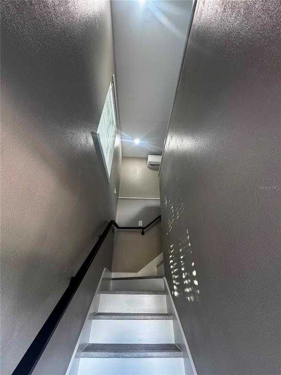 327 Ave J SE