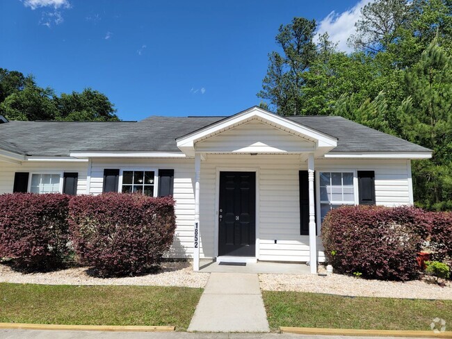 Building Photo - Northeast Arcadia Lakes Unit C Rental