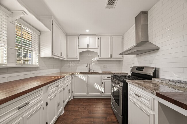 Photo - 8726 Glenloch Dr