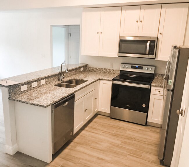 Photo - 440 Dora Ave