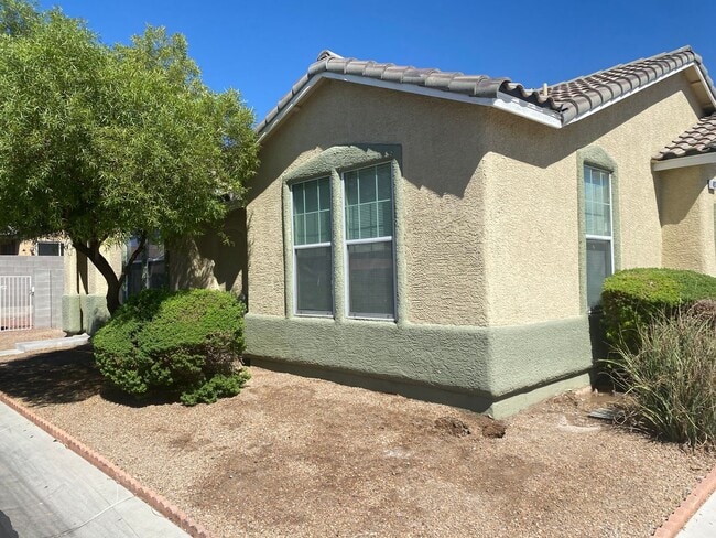 Photo - Single Story