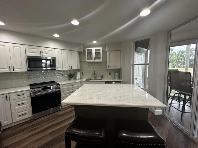 Photo - 16420 Millstone Cir