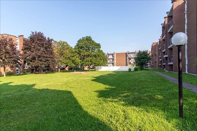 Photo - 3302 rue de la Monnerie Unit 000A