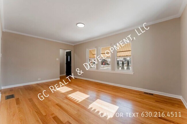 Photo - 3303 Division St