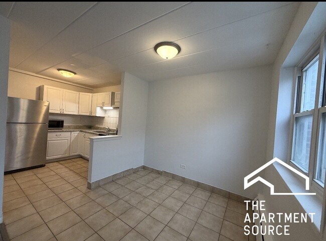 Photo - 2025 W Granville Ave Unit 305