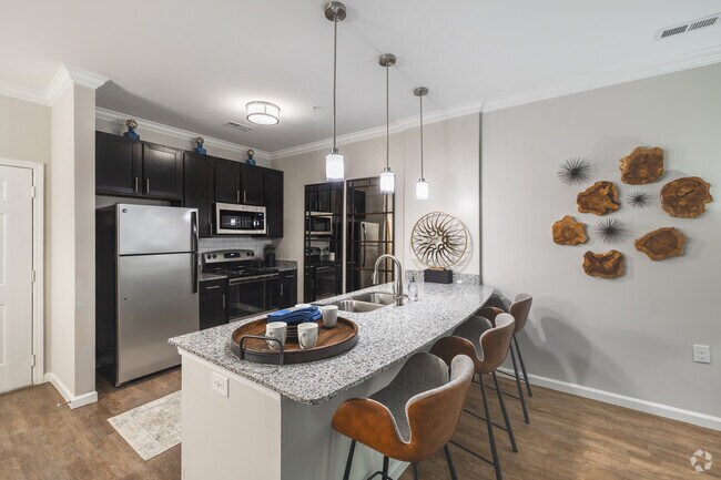 Zafiro | 2 habitaciones, 2 baños - 1096 pies cuadrados - Cocina - Harborstone