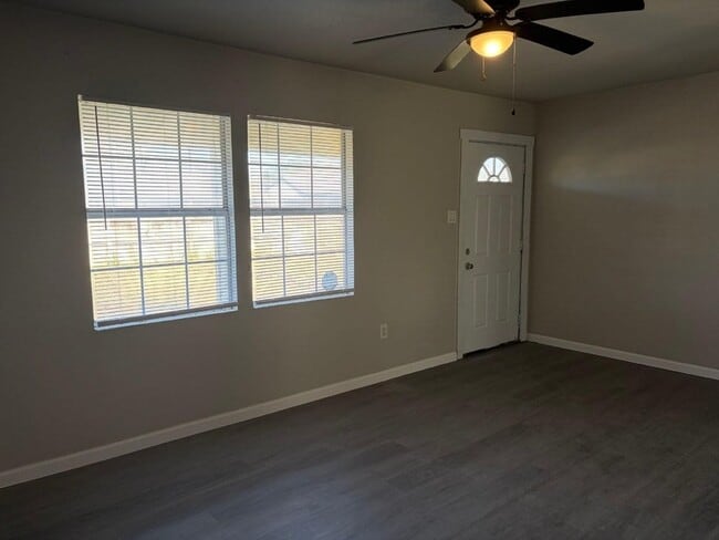 Photo - 5402 Lyndhurst Dr
