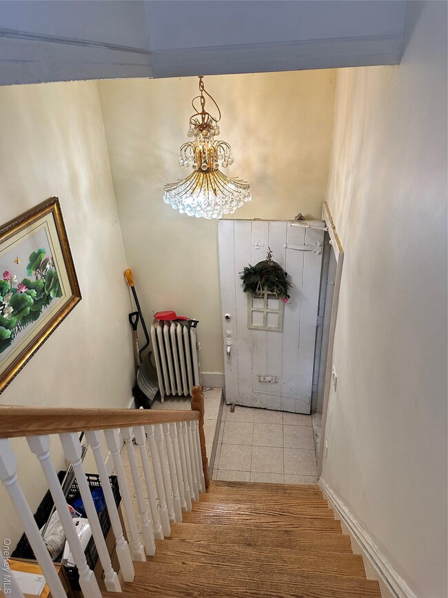 Building Photo - 77-02-77164 164th St Unit 3 Floor