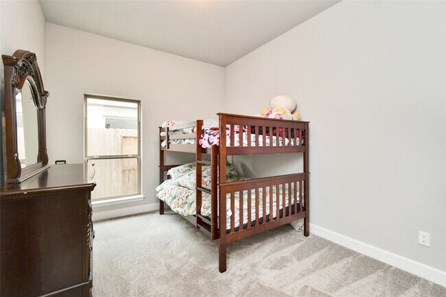 Photo - 5042 Albany Shores Ln