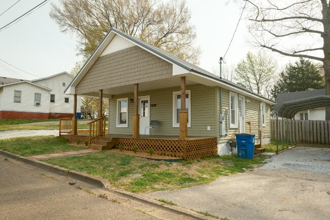 Photo - Welcome to 204 Oakland!