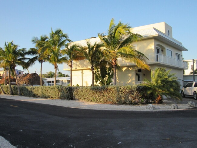 Photo - 103 Starfish Ln