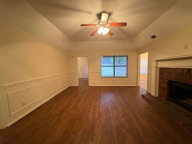 Photo - Charming 3 Bedroom Home!!