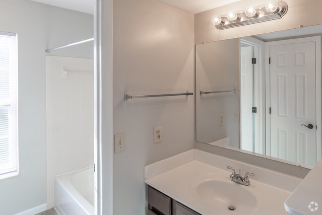 2BR, 2BA with fireplace - 1,033 SF