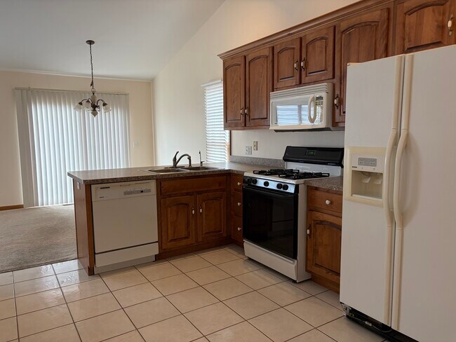 Photo - 517 E Conley Dr