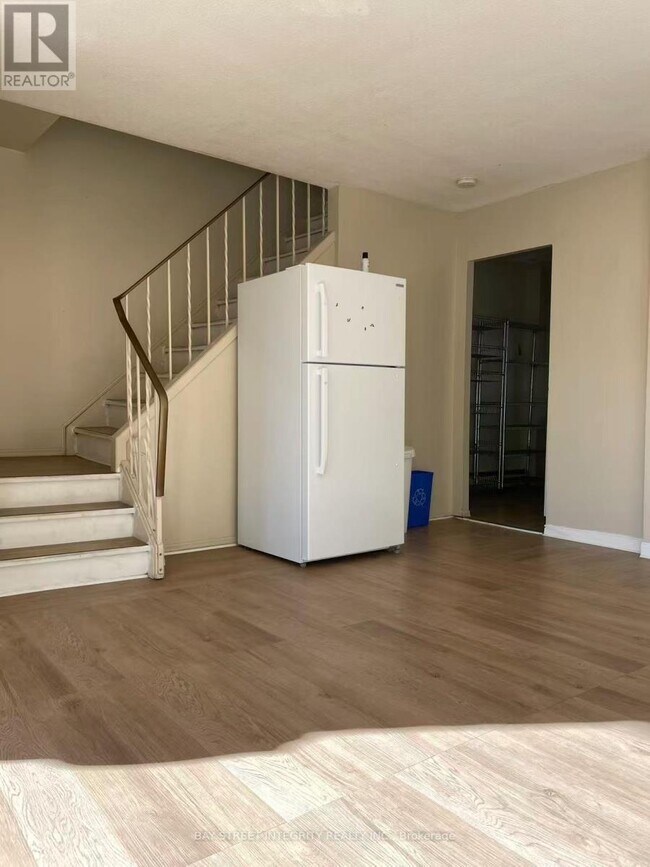 Photo - 228 Westcourt Pl