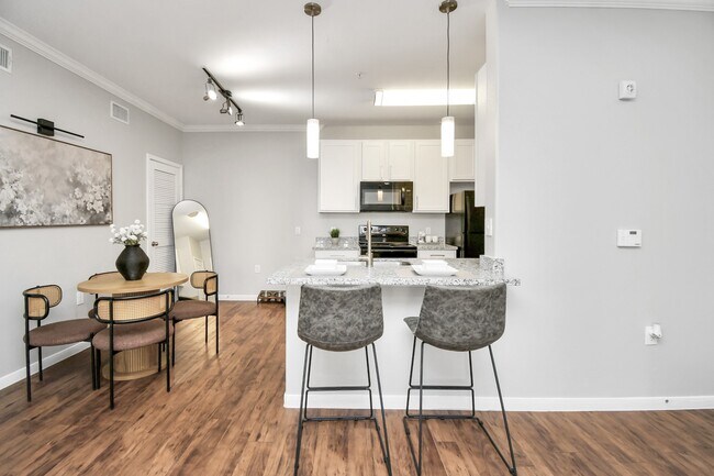 Photo - 6777 Sommerall Dr Unidad 0716