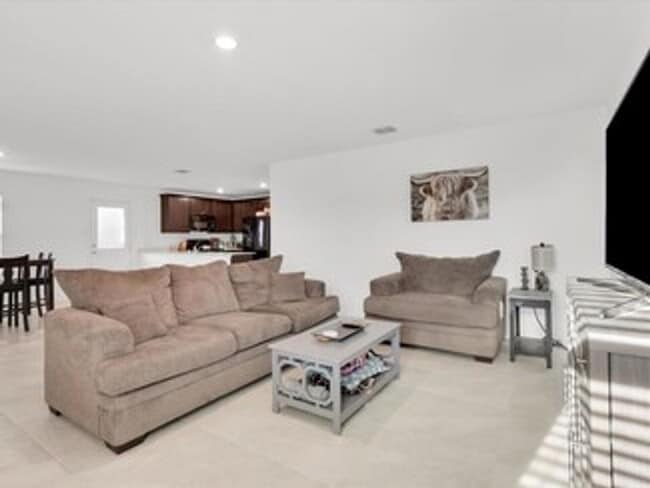 Photo - 208 Rubylace Dr