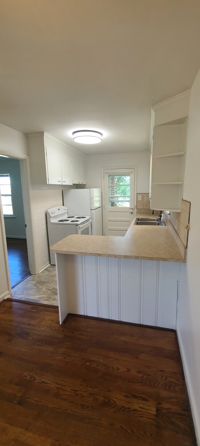 Photo - 940 Randolph Ln