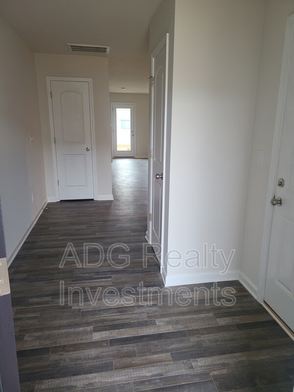 Photo - 1459 Cypress Loop