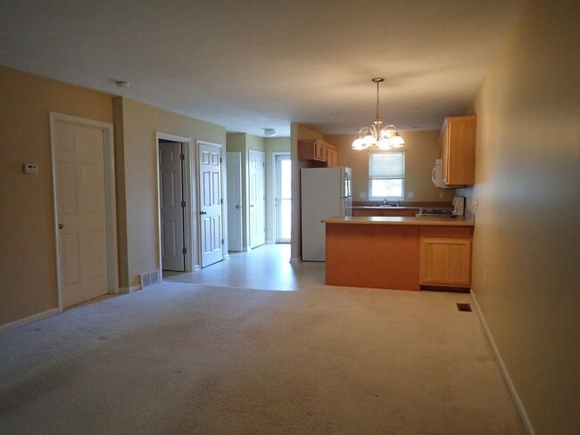 Photo - 1495 Newport St
