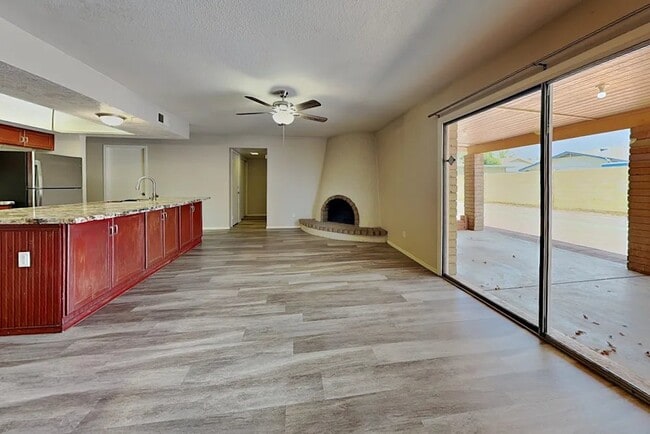 Photo - 4841 W Vogel Ave