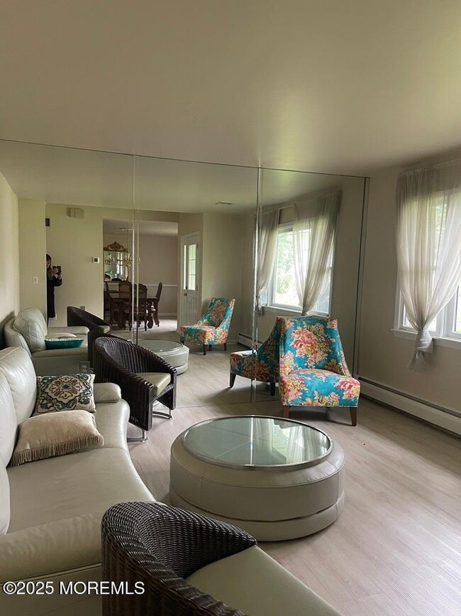 Photo - 470 Monmouth Pl