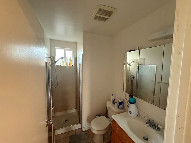 Photo - 836 Lexington St