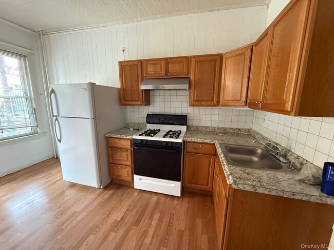 Photo - 1859 Matthews Ave Unit 1